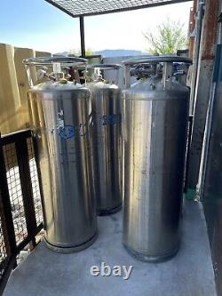 Liquid nitrogen dewar