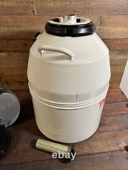 Thermo Scientific 8037 Liquid Nitrogen Dewar Cryo Storage Tank Cryogenics