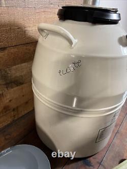 Thermo Scientific 8037 Liquid Nitrogen Dewar Cryo Storage Tank Cryogenics