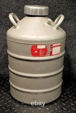 UNION CARBIDE / LINDE LIQUID NITROGEN CRYOGENICS DEWAR LR-17 with LID