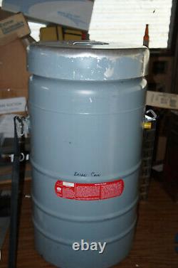 UNION CARBIDE LR-40 Liquid Nitrogen Storage Dewar Refrigerator Cryogenic Thermos